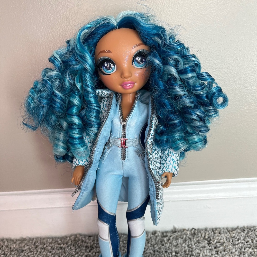 Rainbow High-Skylar
